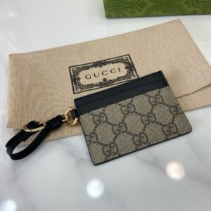 구찌 GG 엠블럼 카드 케이스 스트랩 819121-6 - 이미지 5