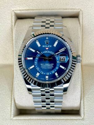 Alternative view of 로렉스 스카이드웰러 (Sky-Dweller) 326934 블루 다이얼 주빌레 5선