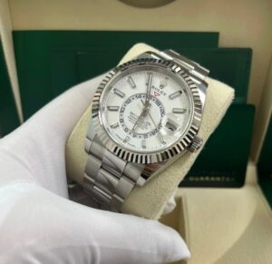 Alternative view of 로렉스 스카이드웰러 (Sky-Dweller) 326934 화이트 다이얼