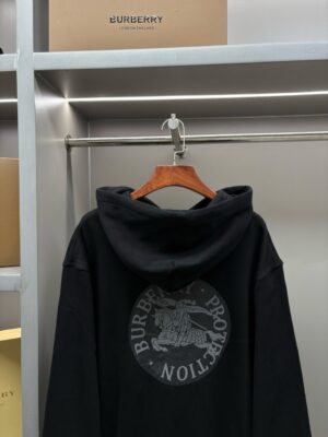 버버리 후드 25FW 66ST406 - 이미지 4