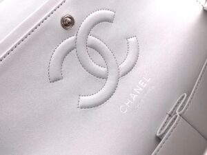 샤넬 램스킨 클래식 플랩백 미듐 A1112-10 - 이미지 8