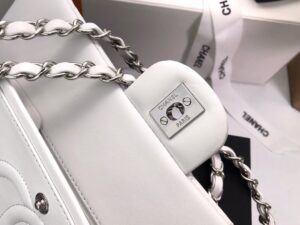 샤넬 램스킨 클래식 플랩백 미듐 A1112-10 - 이미지 9