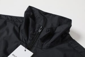 발렌시아가 바람막이 25FW 66ST505 - 이미지 5