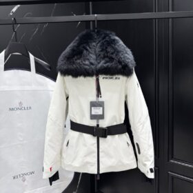 몽클레어 여성 패딩 25FW 66ST473