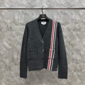 톰브라운 가디건 25FW 66ST540