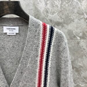 톰브라운 가디건 25FW 66ST540-2 - 이미지 8