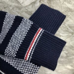 톰브라운 니트 25FW 66ST542 - 이미지 5
