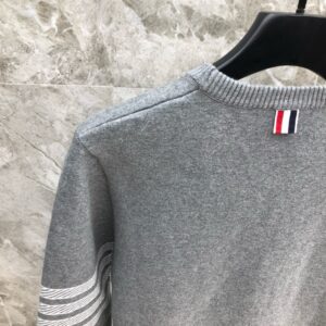 톰브라운 스웨터 25FW 66ST544 - 이미지 6
