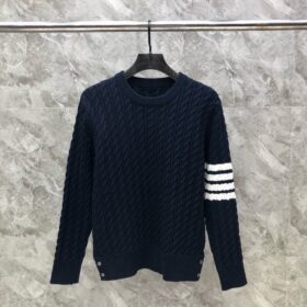 톰브라운 스웨터 25FW 66ST548