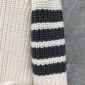 톰브라운 가디건 25FW 66ST551 - 이미지 5