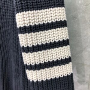 톰브라운 가디건 25FW 66ST551-3 - 이미지 8