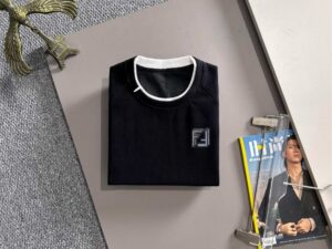 Alternative view of 펜디 맨투맨 25FW 66ST511