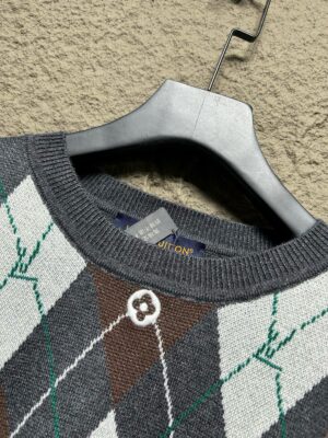 루이비* Nigo 아가일 자카드 울 스웨터 25FW 66ST562 - 이미지 5