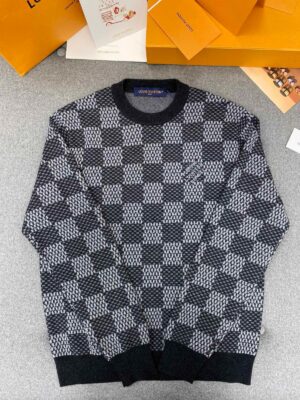 Alternative view of 루이비* 다미에 라운드 니트 25FW TBH3037