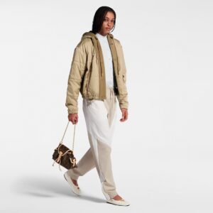 루이비* 안티리프 스티치 후드 다운 자켓 25FW RA2690 - 이미지 3
