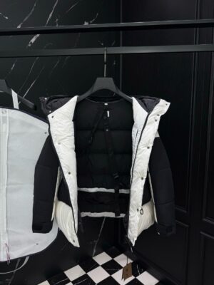 버버리 로고 프린팅 후드 패딩 25FW SAD3104 - 이미지 5