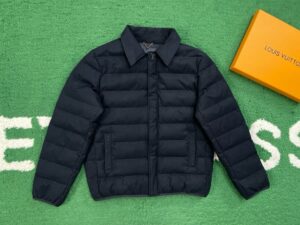 루이비* 경량 허리 패딩 점퍼 25FW RA7384 - 이미지 6