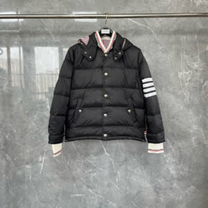 Alternative view of 톰브라운 사선 스트라이프 후드 다운 자켓 25FW D10527