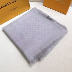 Alternative view of 루이비통 Petit Louis 모노그램 숄 VI2322