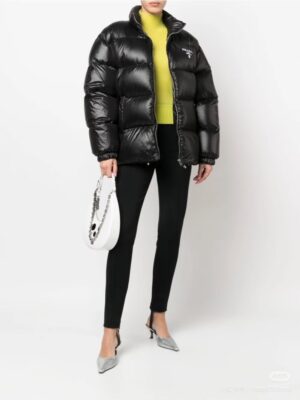 프라다 로고 다운 자켓 25FW SAD3107 - 이미지 6