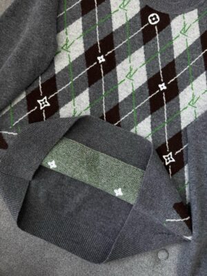루이비* 아가일 크루넥 25FW TBHC8810 - 이미지 11