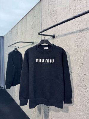 Alternative view of 미우미우 로고 자수 라운드넥 울 니트 스웨터 Ceo277