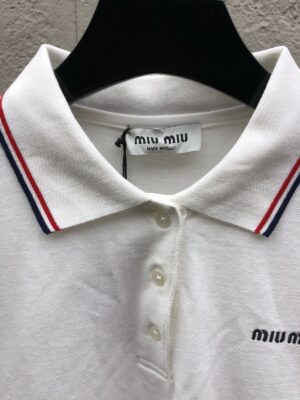 미우미우 자수 로고 폴로 롱슬리브 티셔츠 Ceo278 - 이미지 4