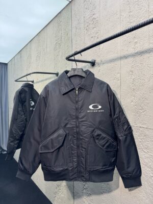 Alternative view of 발렌시아가 서클 로고 패딩 블루종 점퍼 Ceo293