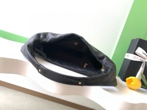 샤넬 26C 라지 호보백 AS5967 - 이미지 8
