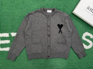 Alternative view of 아미 드 꾀르 하트 로고 울 가디건 RA4063-2
