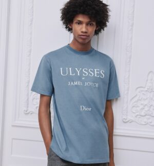 Alternative view of 디* ULYSSES 레터링 루즈핏 반팔 티셔츠 RA4250