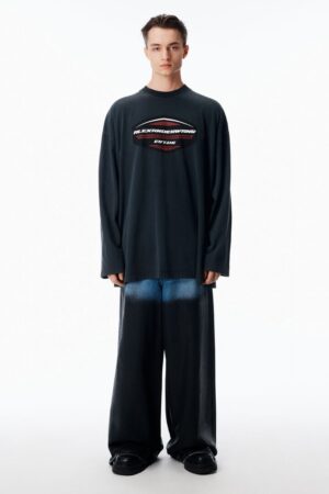 Alternative view of 알렉산더 왕 로고 그래픽 오버핏 긴팔 티셔츠 RA4216