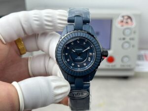 샤넬 J12 블루 세라믹 33mm 오토매틱 여성 워치 큐빅 다이얼 - 이미지 4