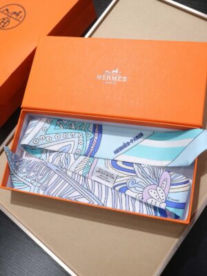 Alternative view of 에르메스 트윌리 쁘띠 방도 스카프 A00333