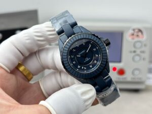 샤넬 J12 블루 세라믹 33mm 오토매틱 여성 워치 큐빅 다이얼 - 이미지 5