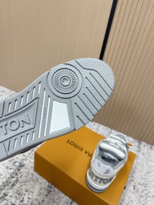 루이비통 LV 트레이너 스니커즈 1AINXF - 이미지 4