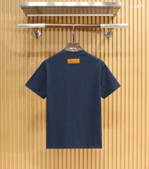 Alternative view of 루이비* LV 엠보 로고 반팔 티셔츠 SF2677