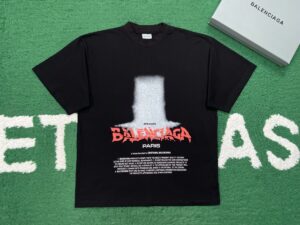 Alternative view of 발렌시아* 더 도어 오버핏 반팔 티셔츠 RA4478