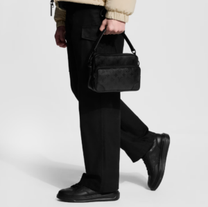 Alternative view of 루이비* 닐 72 모노그램 이클립스 숄더백 M26783
