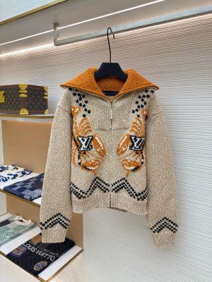 루이비통 베이지 오렌지 랍스터 니트 집업 정면과 뒷면