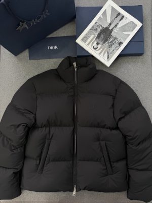 Alternative view of 디* CD 아이콘 자수 하이넥 구스다운 패딩 F8855