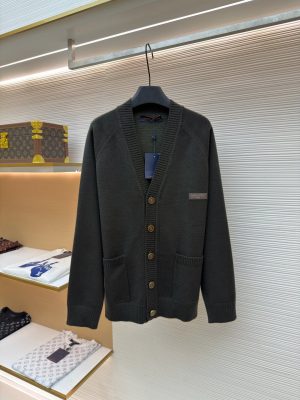 Alternative view of 루이비* 로고 패치 브이넥 울 가디건 1687466